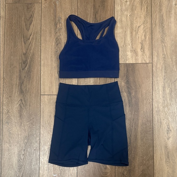 Fabletics Deep Navy Set - Picture 1 of 3